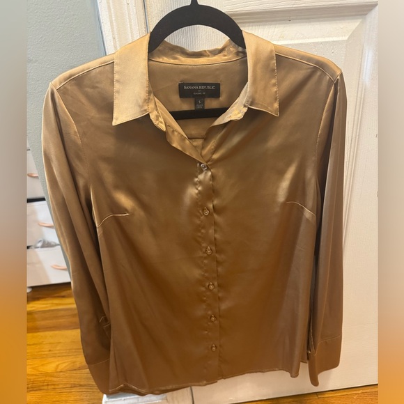 Banana Republic Shimmering Gold Blouse - Picture 2 of 3